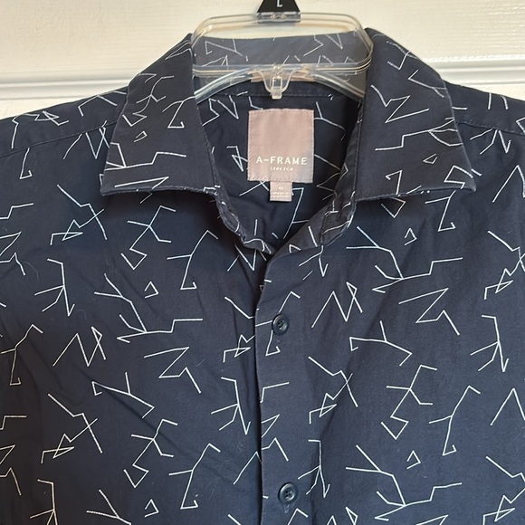 A-Frame men’s blue short sleeve button down shirt size medium - Picture 2 of 8